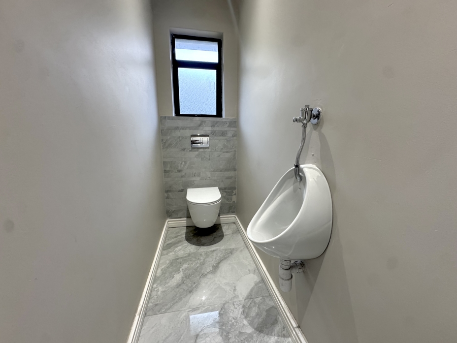 To Let 4 Bedroom Property for Rent in Milnerton Central Western Cape
